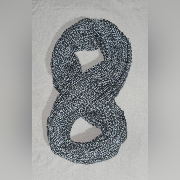 Grey Chunky Scarf - Picture 6 of 6